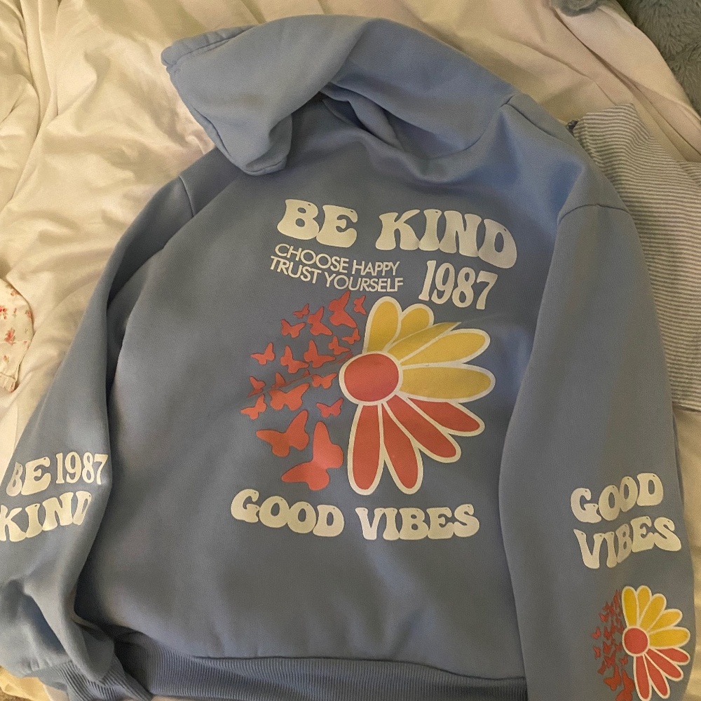 Baby periwinkle be kind sweatshirt (medium)